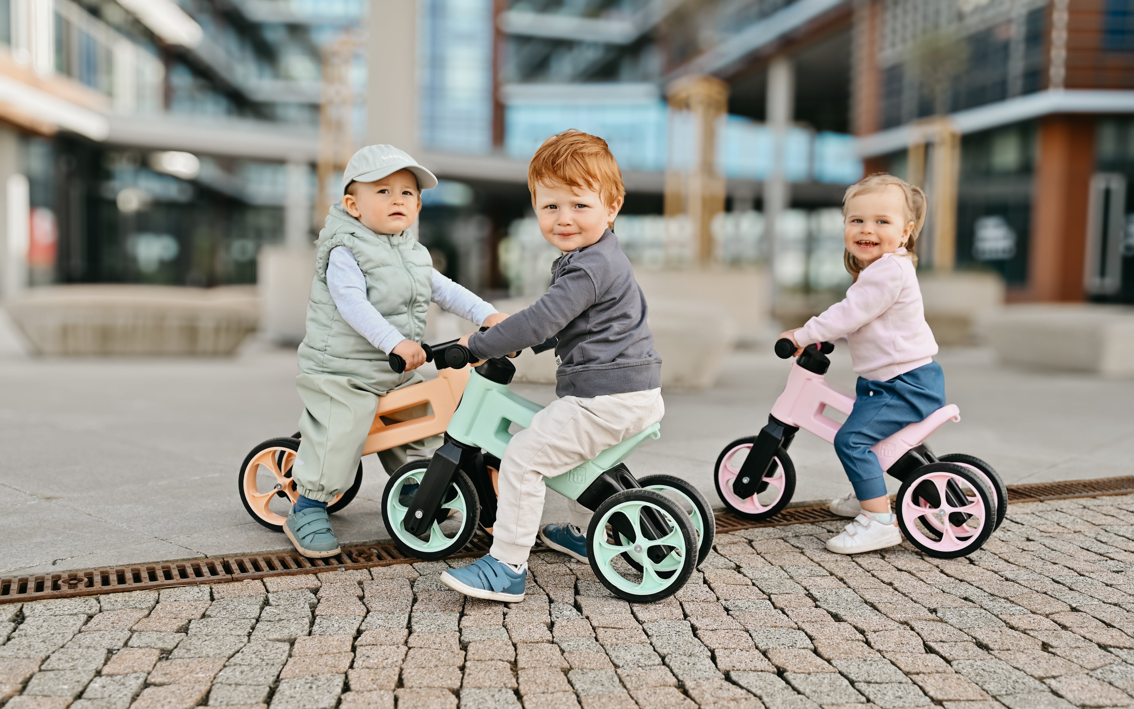Dětská odrážedla Funny Wheels Rider vhodná od 18 měsíců dítěte